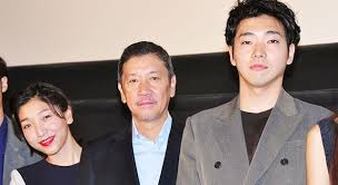 柄本さんと安藤さんご夫婦だけではなく、 お互い、義理のご家族とも仲良くされているようなので、 微笑ましいですね!
