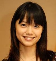宮﨑あおい!愛車はポルシェのケイマン?事故?岡田准一と再婚?