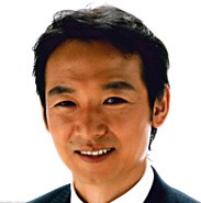 緒形幹太の若い頃は?双子?母は?結婚は?妻は?東山紀之と?