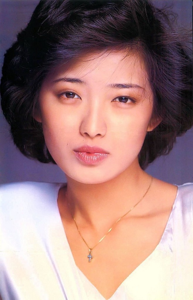 山口百恵の生い立ちは？赤いシリーズで三浦友和と！婚約発表で引退！