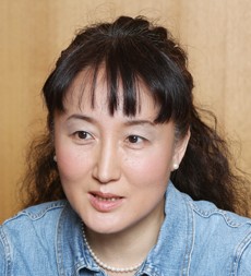 柳美里の生い立ちが壮絶!東京キッドブラサースの団員だった!