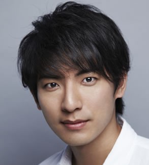 上山竜治はアイドルランガンだった!レミゼラブルでアンジョルラス役!