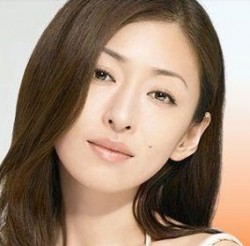 松雪泰子の弟は?元旦那との離婚理由は?子供は?彼氏は?ドラマ映画は?