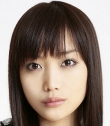 佐藤江梨子の生い立ちは？中学時代は美術部に科学部！