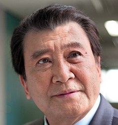 里見浩太朗の最初の嫁との離婚理由は？現在の嫁は？息子は佐野圭亮！