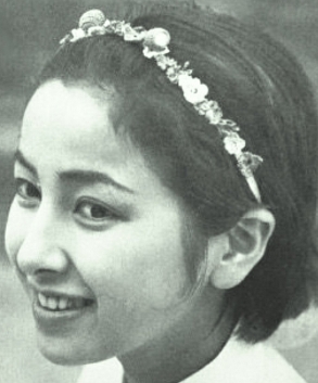 冨士眞奈美の少女時代はオペラに夢中だった！