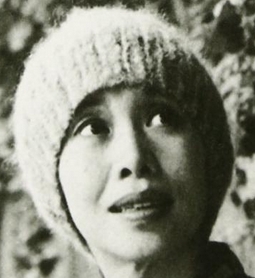 岸田今日子の幼少期は?内気でぼんやりし小5まで割り算ができなかった!