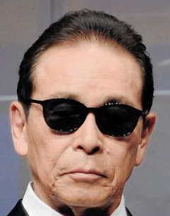 タモリは二浪して早稲田大学！複数の友人宅に居候する貧乏生活だった！