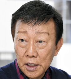 橋幸夫の少年時代は家族の意向で嫌々歌手を目指していた!