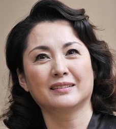 松坂慶子は両親と絶縁するも後に母親の介護をしていた!