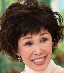 うつみ宮土理の生い立ちは？10歳(小4)の時に母親が他界していた！