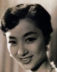 小山明子の若い頃は「ママ横をむいてて」で映画デビュー!
