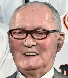 長嶋茂雄の本名は「長嶋」「長島」どちらも正解?