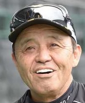 岡田彰布の妻との馴れ初めは？4ヶ国語を操るマルチリンガル！