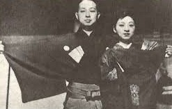 加東大介と妻・真砂子