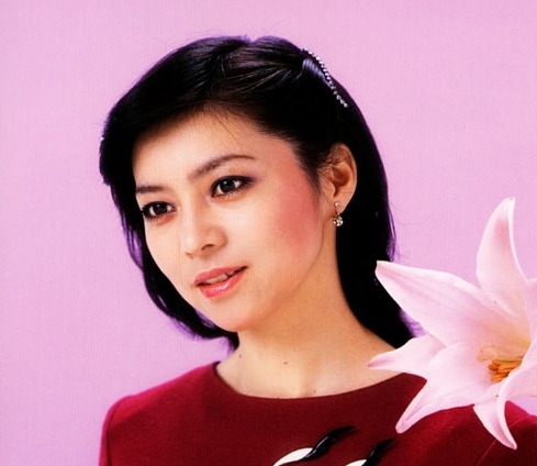 牧村三枝子