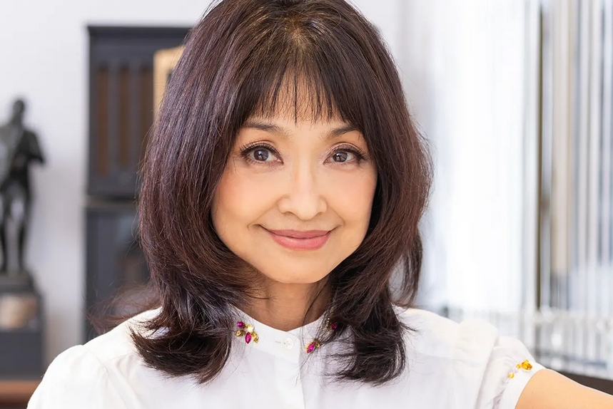 石川ひとみ