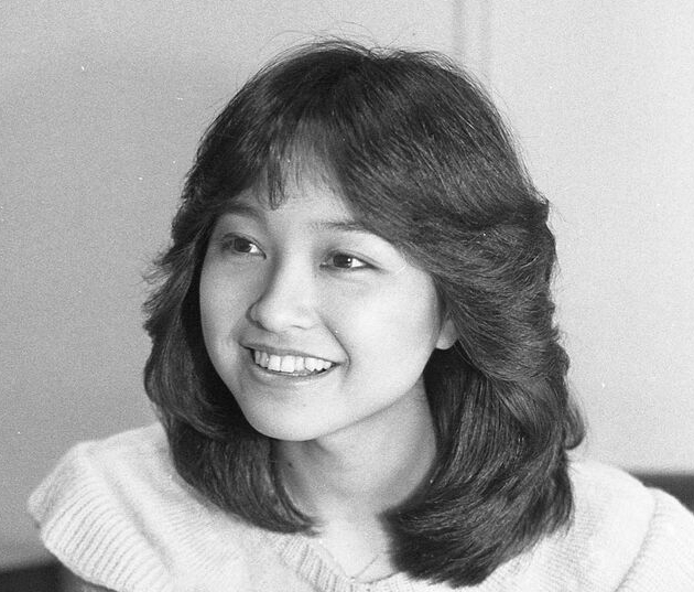 石川ひとみ